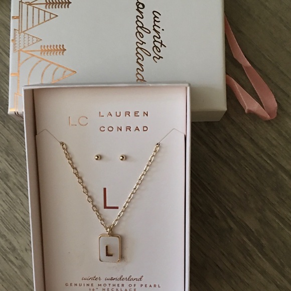 New Lauren Conrad Winter Wonderland Genuine Mother of Pearl Letter L set. - Picture 2 of 2